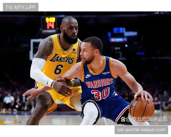 更衣室一幕：发球成功的里夫斯与接球绝杀的詹姆斯赛后击掌庆祝战术成功。